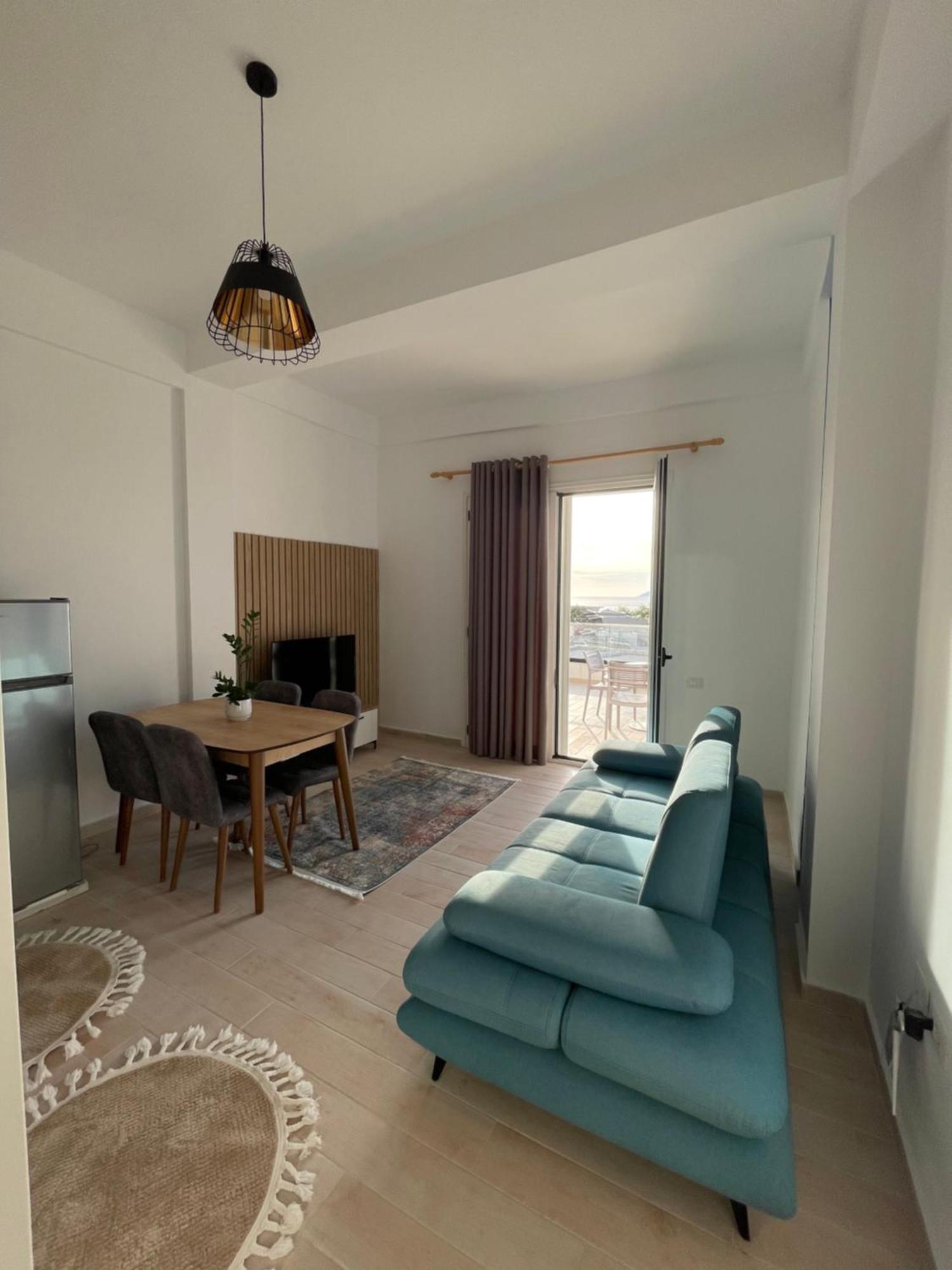 Perla Luxury Apartment - Private Patio & Parking Vlorë Exteriör bild
